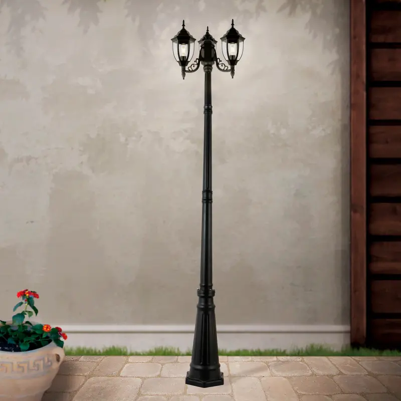 Black Outdoor Post Lamp With Three E27 Sockets – Classic Lantern-Style Garden, Patio & Entryway Lighting (650X2300Mm) 1